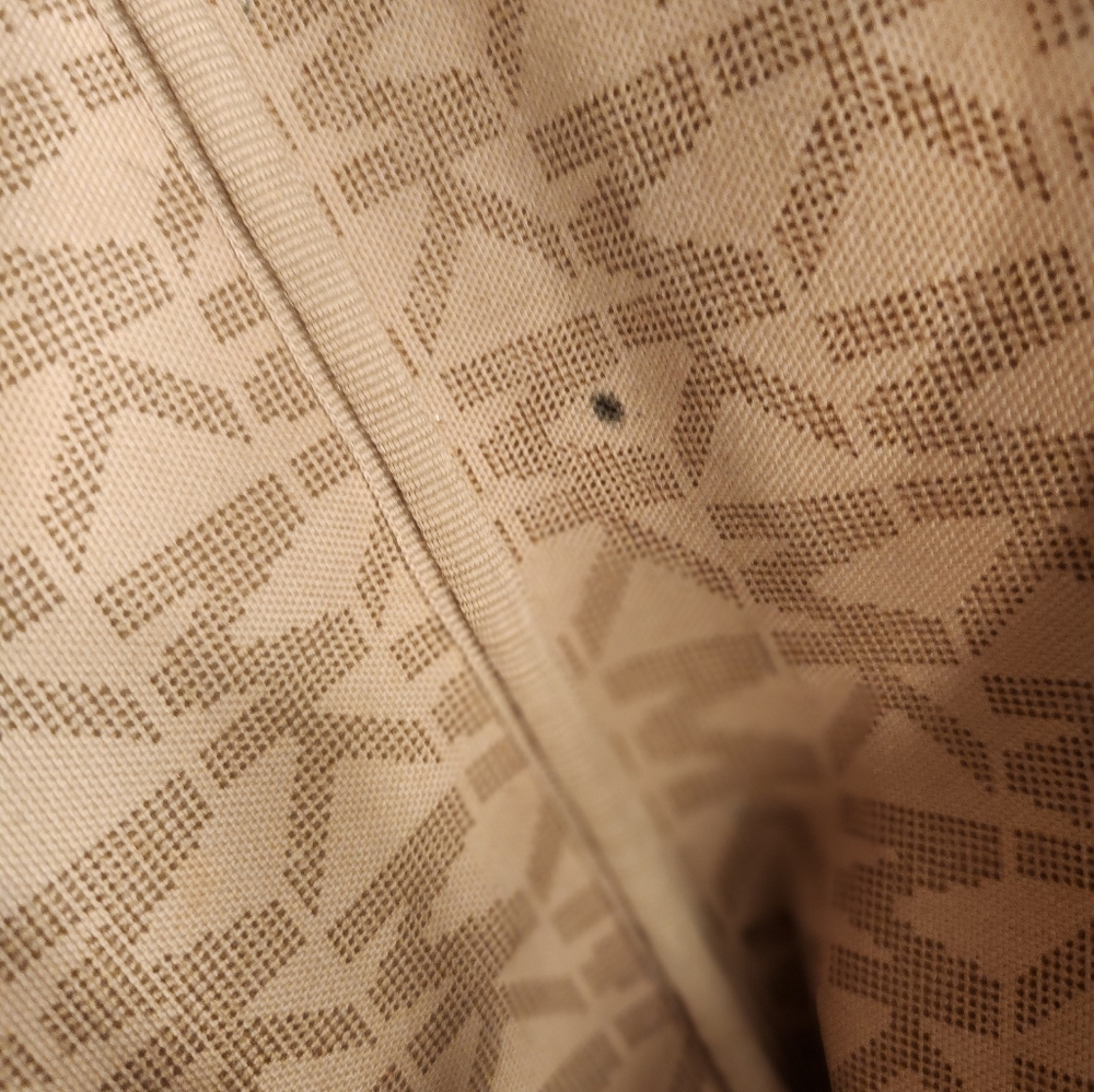 Michael Kors Signature Tote...Nearly perfect! - Picture 3 of 8